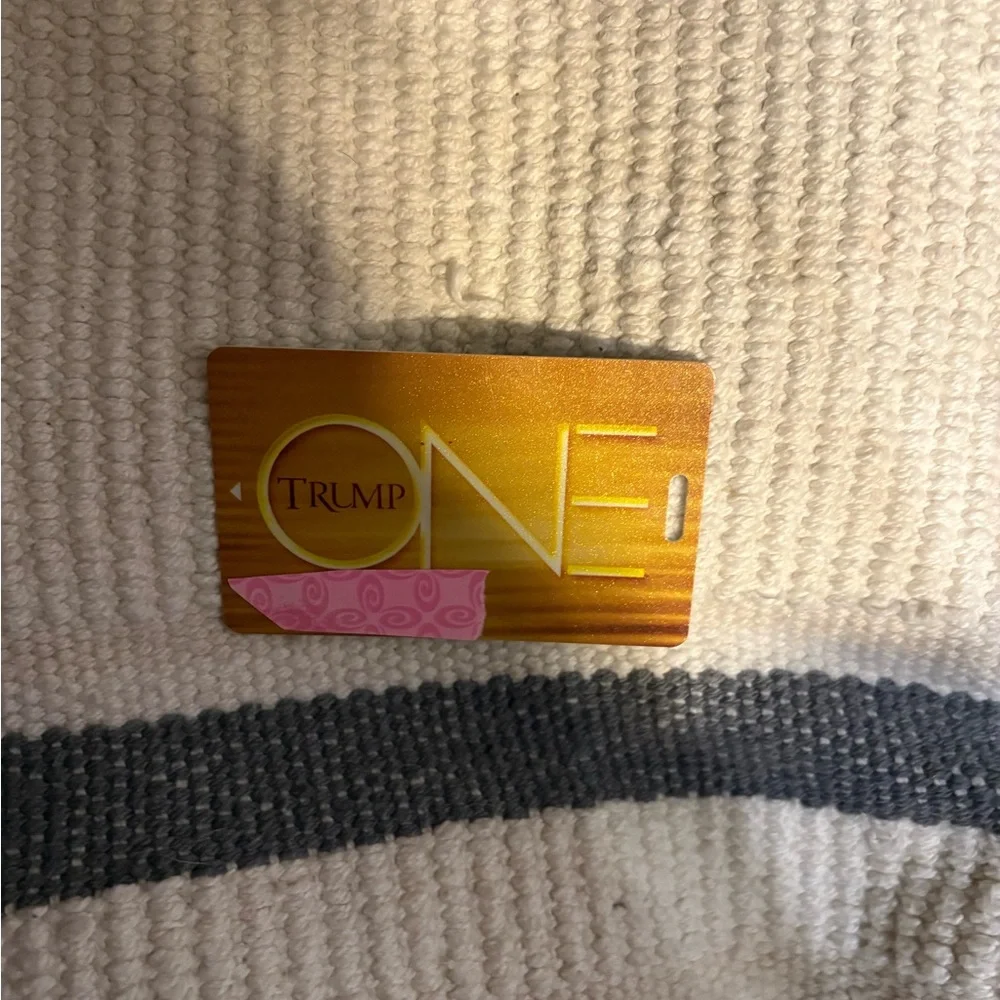 Trump One Gold and Pink Card